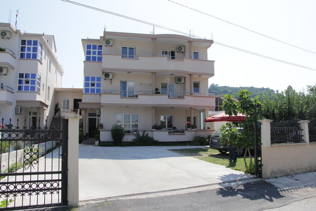 Apartment Family Ulcinj Eksteriør bilde