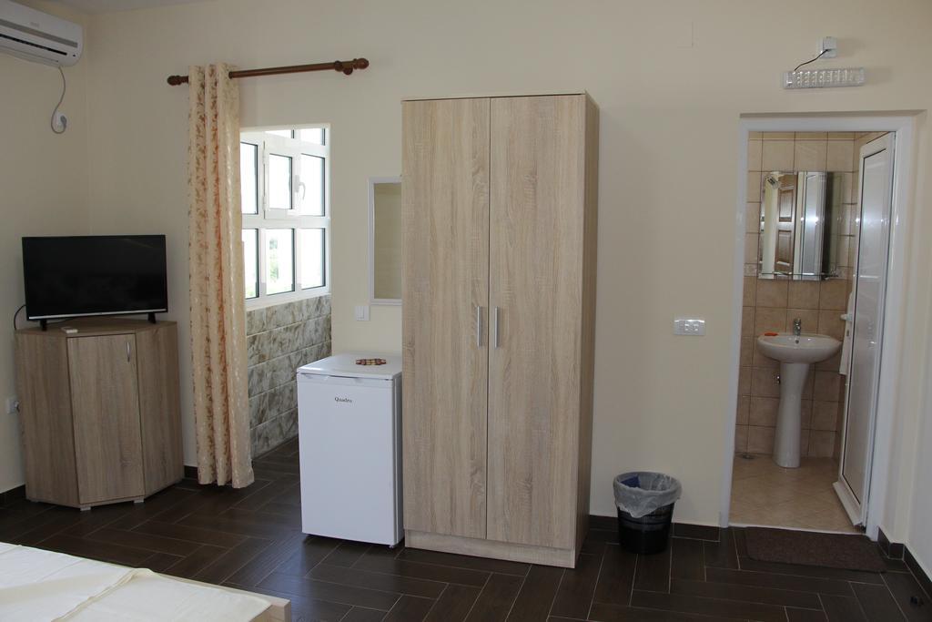Apartment Family Ulcinj Eksteriør bilde